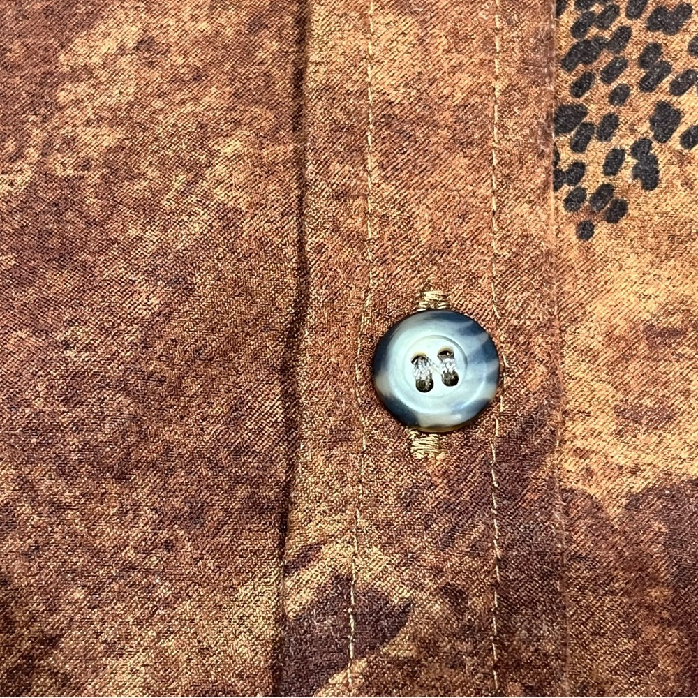 White Stag Brown Animal Cheetah Leopard Print Button Up Shirt Women Medium - Picture 7 of 16